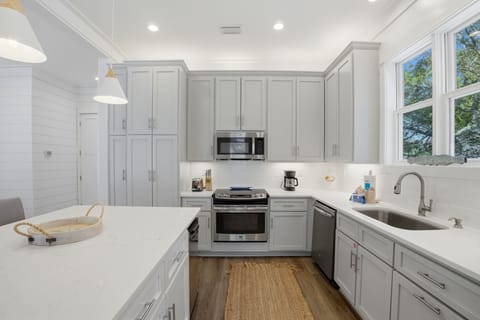 Beautifully designed, fully-equipped kitchen