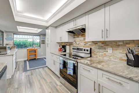 Kitchen | Trash Bags & Paper Towels