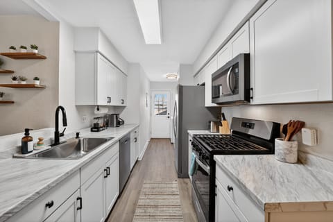 Indoors, Kitchen, Appliance, Microwave, Oven