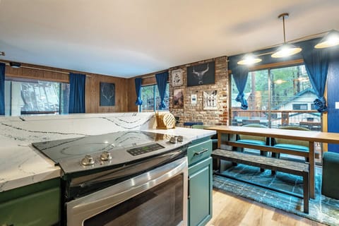 Because vacations taste better when the kitchen’s this good. Whip up your favorite meals, gather around the table, and let the laughter spill over like the wine.