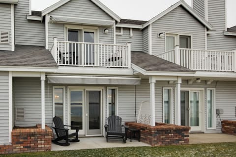 Plattsburgh Vacation Rental | 2BR | 2BA | 1,200 Sq Ft | Stairs Required