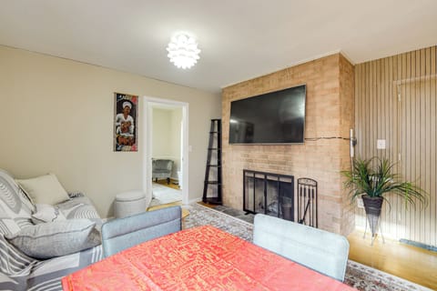 Silver Spring Vacation Rental | 1BR | 1BA | 650 Sq Ft | Steps to Enter