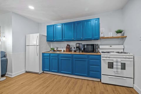 Spacious kitchen with plenty of counter space, ideal for preparing your favorite dishes.