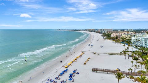 2BR Beach Club – Heated Pool, Hot Tub & Beach (6263)