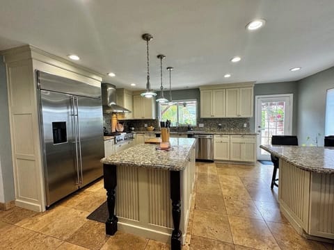 Fully-equipped kitchen