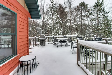 Deck | Dining Area | Gas Grill | Lake Views