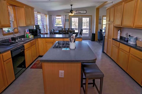 Full sized kitchen with all appliances.
