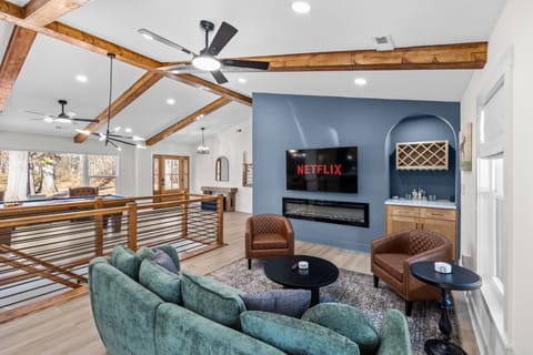 Spread out and enjoy all that the Kentberry Club has to offer!