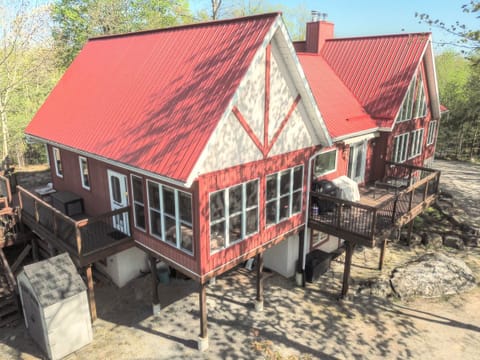 Magnificent Luxury waterfront Cottage Rental with a private Island on the Rideau Lakes!