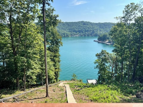 The water is really this blue and clean!