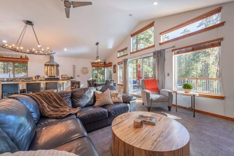 Vaulted Ceilings & Natural Light