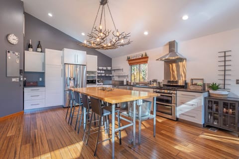 Beautiful New Kitchen, Fully Equipped