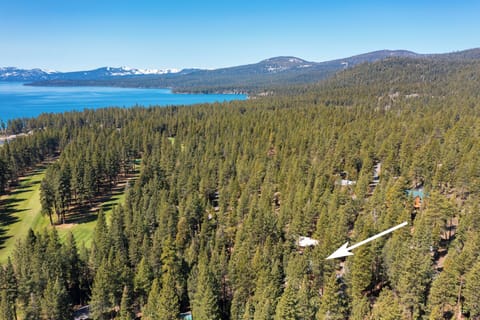 Right by the golf course, so close to King's Beach!