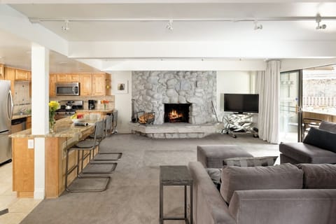 Aspen Core - Living room