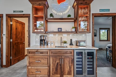 Coffee & Wine Bar Cabinetry (Wetbar)