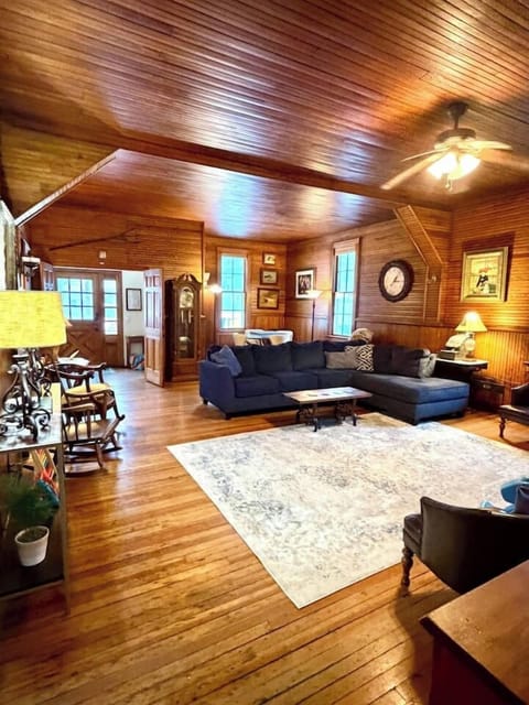 Welcome to the Great Room in The Carriage House. 