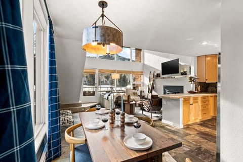 Dining table with stunning views of the golf course and mountains