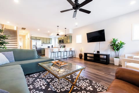 Open Kitchen / Living Room / Dining Area - Smart TV and WiFi