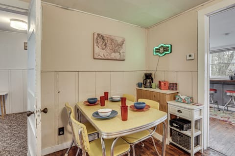 Dining Area | Dishware & Flatware