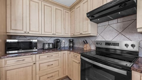 Miami Vice - - kitchen