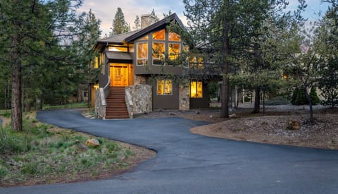 2024_05_22_1_cottonwood_lane_sunriver_twilight-12