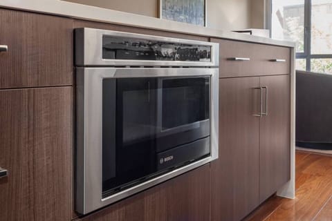 Bosch stainless steel kitchen appliances throughout for all your meal prep needs