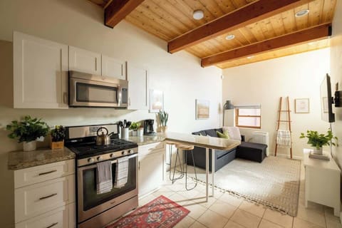 Cook up all your favorite meals and eat together at the breakfast bar