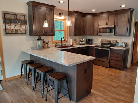 Kitchen: Refrigerator/Freezer, Dishwasher, Oven, Microwave, Coffee Makers & more