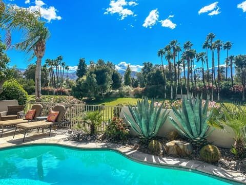 Sunshine, mountain and golf views in the back yard