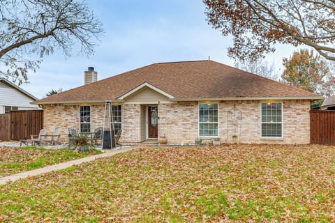 Duncanville Vacation Rental | 3BR | 2BA | 1 Step to Enter | 1,800 Sq Ft