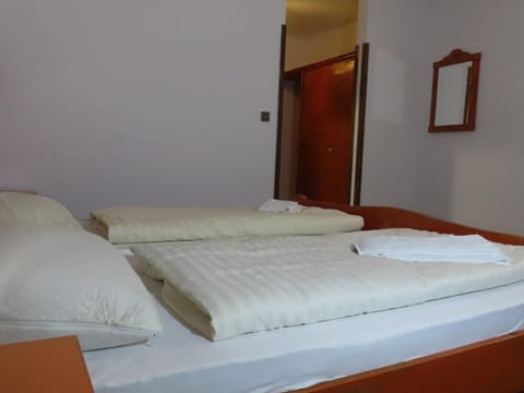 Double room without balcony - Hotel Haus Kärnten House in Friuli-Venezia Giulia