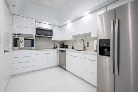 Upgraded kitchen with SS appliances