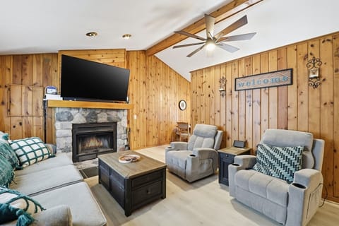 Indoors, Home Decor, Appliance, Ceiling Fan, Furniture