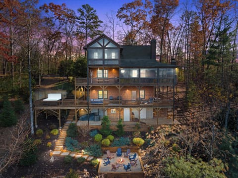 Before you even walk inside, the house is already giving: relaxation, sunshine, and main-character energy. From the charming exterior to the welcoming vibe, it’s the perfect start to your stay.