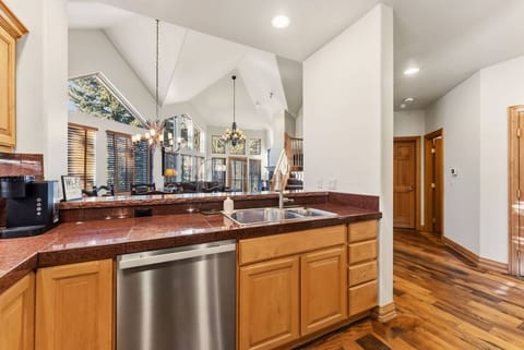 Fully equipped kitchen with bar seating