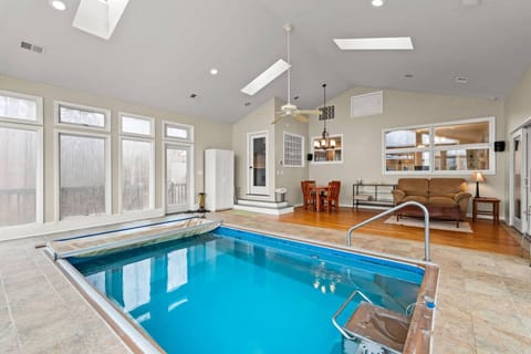 Enjoy our heated, indoor pool with a lake view! The pool needs to remain covered when not in use.