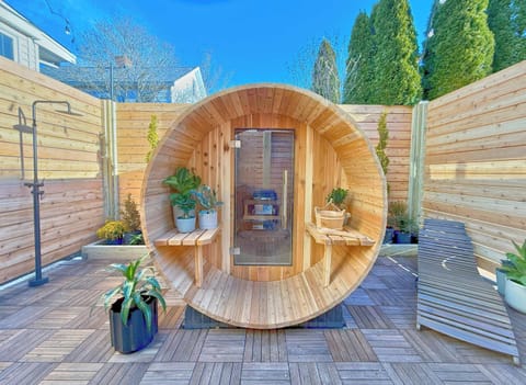 
Step into our shared sauna and let the warmth melt your stress away. Perfect for post-adventure recovery or a cozy wellness moment with fellow guests.