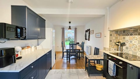 BrynView - 3 Bedroom Holiday Home - Reynoldston (9535)