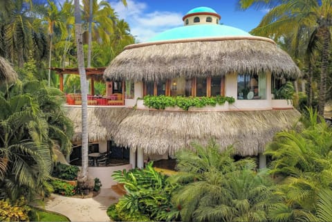 Ocean front escape~Casa Enamorada