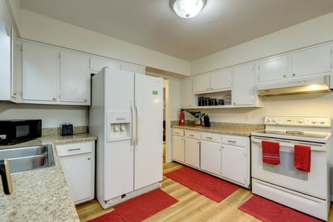 Kitchen | Single-Serve Coffee Maker | Air Fryer | Cooking Basics