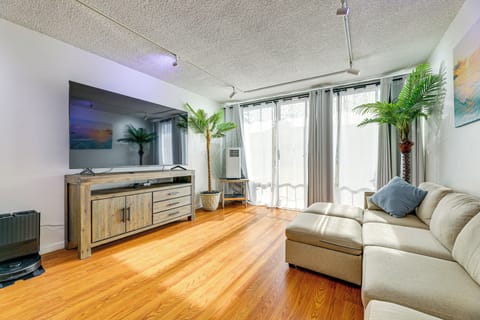 Long Beach Vacation Rental | 1BR | 1BA | Steps Required | 725 Sq Ft