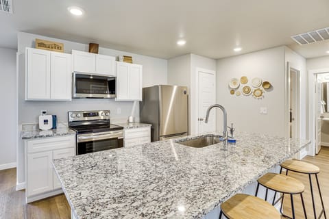 Kitchen | Cooking Basics | Keurig Coffee Maker | Microwave