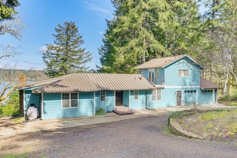 Olympia Vacation Rental | 3BR | 2.5BA | 1,666 Sq Ft | 2 Steps to Enter