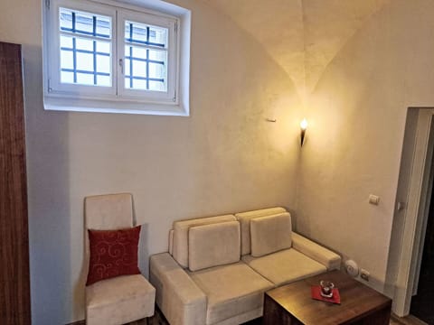 Wall, Flooring, Floor, Interior Design, Furniture, Ceiling, Room, Lighting, Couch, Apartment