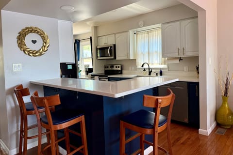 Breakfast bar for gathering