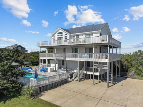 HIRO12: Southern Breeze | Front Exterior