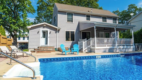 Beautiful backyard with private pool, 5 person hot tub and a covered deck