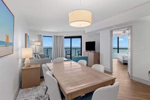 Gather for meals and sunsets in an airy oceanfront lounge.