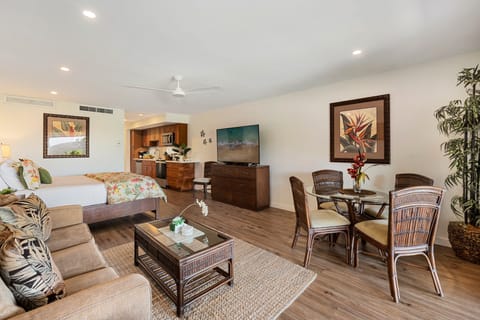 Open layout combining living, dining, and sleeping areas for a functional and stylish stay