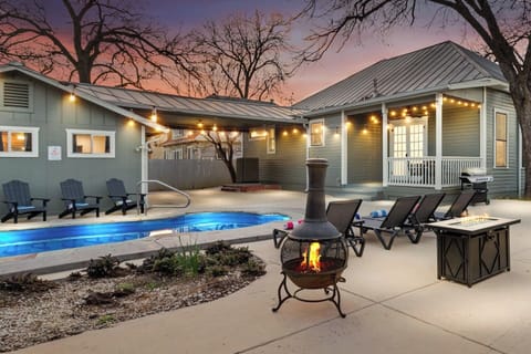 Enjoy the warmth of a fire under a canopy of stars in our chiminea and fire table in our private outdoor space, where memories are waiting to be made.